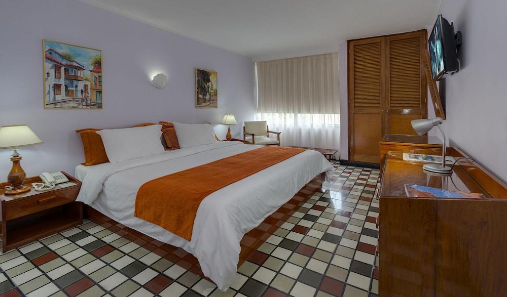 Hotel Bahia Картахена Экстерьер фото