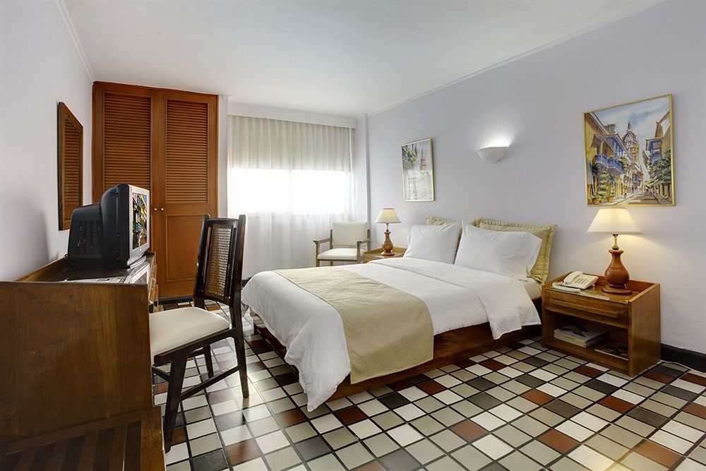 Hotel Bahia Картахена Экстерьер фото